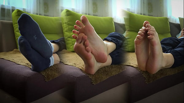 Sexy Teen Amateur Shows Off Her Bare Soles Foot Fetish