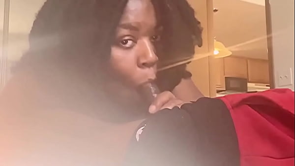 Twitter Promi AngelMarie9955 lutscht den Gummiwurm von YoungStarBrazy (Bfreakl06)