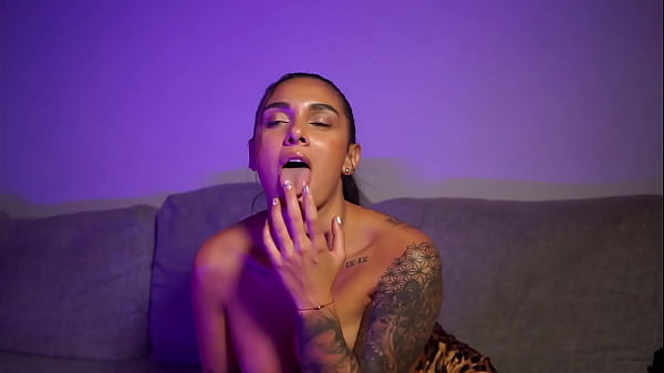 Daniela Jim&eacute_nez and her delicious pussy dance session