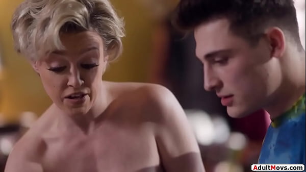 继子 tittyfucking 丰满的摩洛伊斯兰解放阵线继母