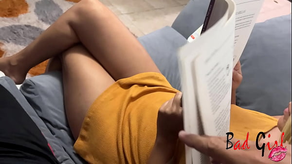 Madrastra le cede al hijastro, la madrastra le dice que no, hijastro, hasta la termina convenciendo follándose a la madrastra