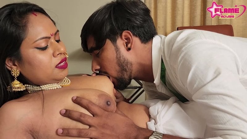 Ấn Độ desi bhabhi Hardcore tình dục với thợ may chủ