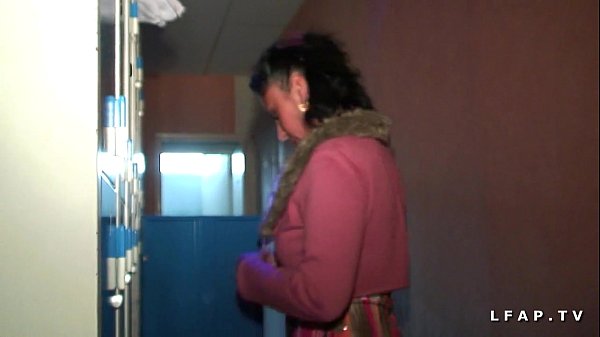 Libertine French woman sodomized in the sauna in a 3some with Papy voyeur