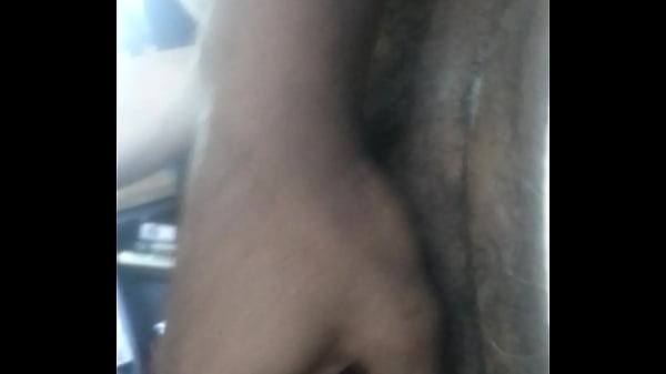 Me chupan la polla una puta blanca desagradable