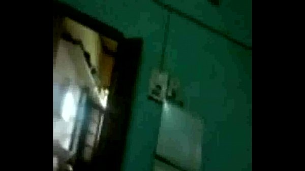 Neelima Bhabhi, enseignante assamaise, montre son mât Jawani