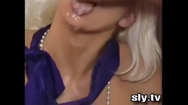 बहुत सुंदर सुनहरे बालों वाली शानदार डीपी और शानदार कमशॉट्स, हेलेन डुवल जेक स्टीड