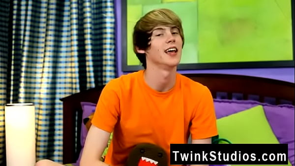 हॉट ट्विंक एलिजा व्हाइट एक और फ्लोरिडा मूल की ट्विंक है, उसे भेजा गया था